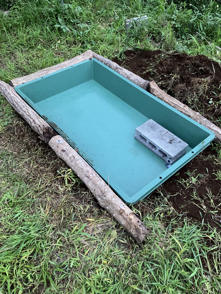 220ℓのトロ舟でビオトープを作ってみた 設置編 220ℓのトロ舟でビオトープを作ってみた 設置編